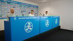 250902_Azubis Volksbank zu Besuch im Stadion3