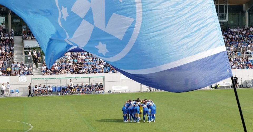 Stuttgarter-Kickers-Stadion-Fahne